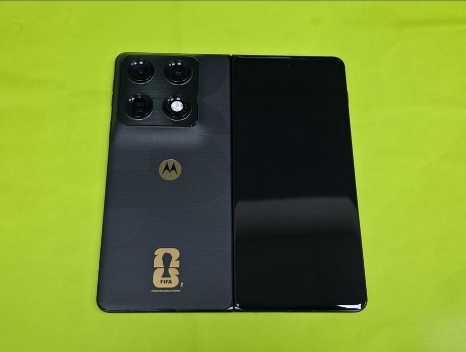 КАТО НОВ 512GB Motorola razr Fold (Fifa world cup 2026) 5G Yettel Гаранция 2029 Black / Черен
