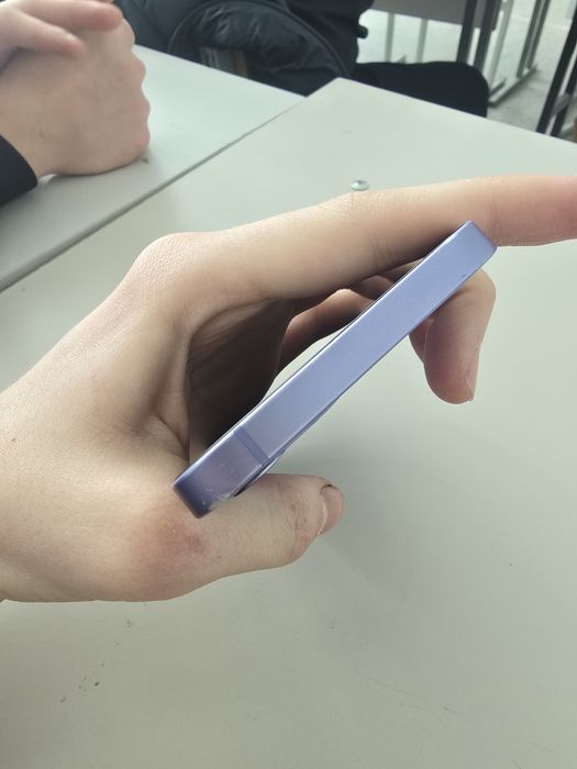 Продам iphone 12 64gb