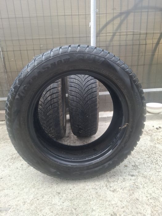 Vând anvelope  Victra Snow Maxxis