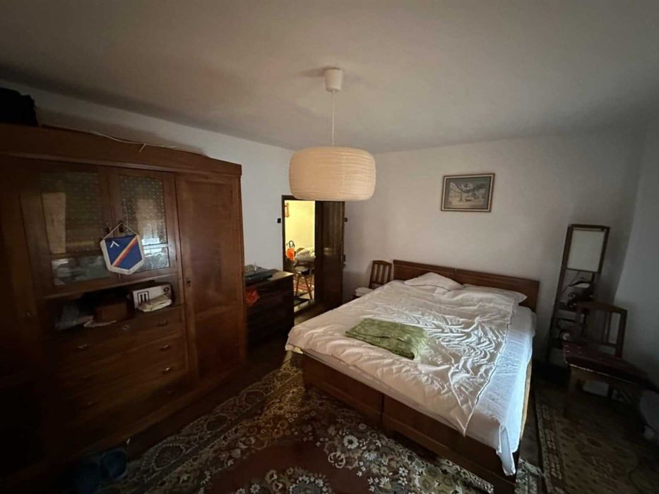 с. Гложене общ.Тетевен обл. Ловеч - къщи с двор