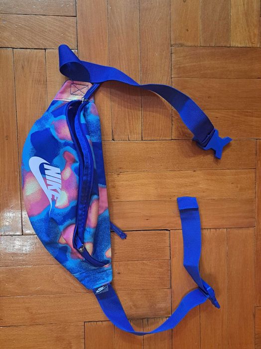 Nike оригинална чантичка