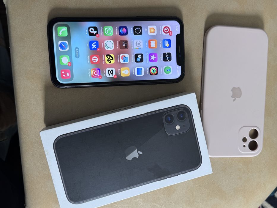 Айфон 11 в отличном состояний