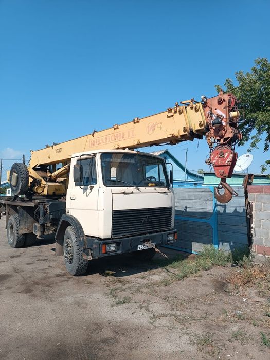 Продам автокран Маз
