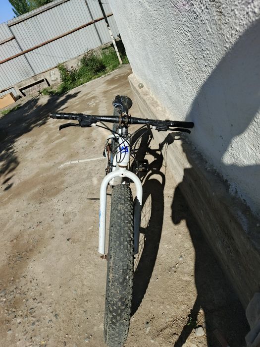 продаётся велосипед с большими колёсами