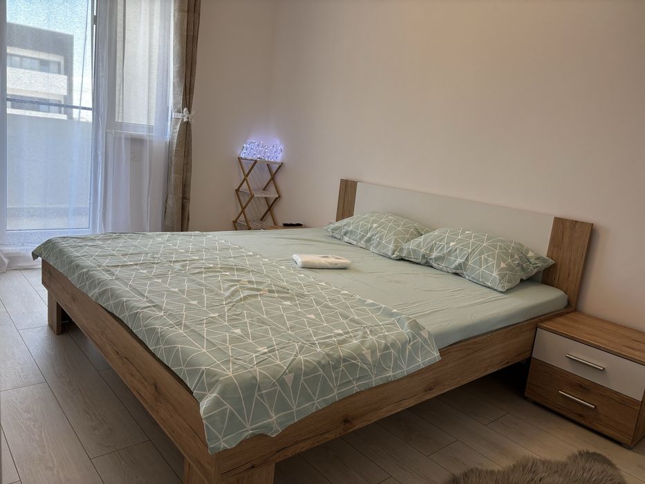 Studio de inchiriat in 81 Residence (Biruintei 81), Piscina si parc in complex, 10 minute de Metrou Berceni,disponibil loc de parcare subteran si boxa