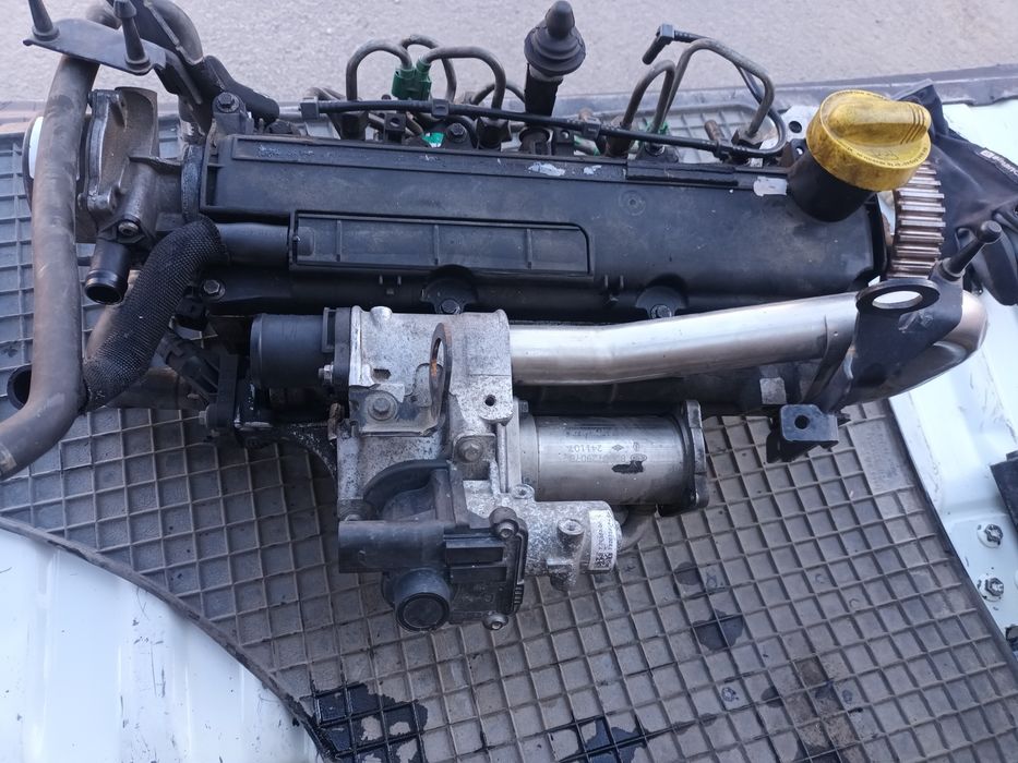 Dacia 1.5 dci 86 кс дюзи кутия глава