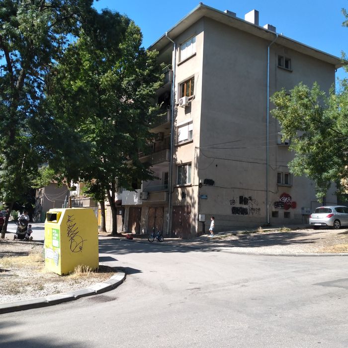 Продава се Тристаен апартамент в Плевен, Дружба 3 - 120 кв.м за 1100 €/кв.м - Снимка #1