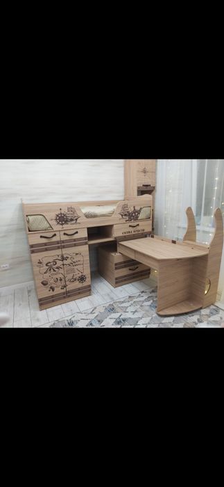 Продам детский гарнитур в идеальном состоянии и исполнений.