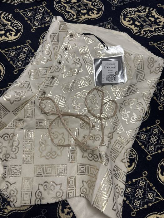 Продам корсет новый