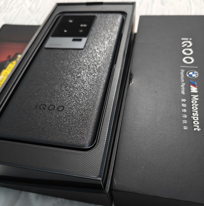 Мощный iQOO 11S, 16/512