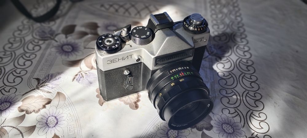 Продам фотоаппарат Зенит ЕТ