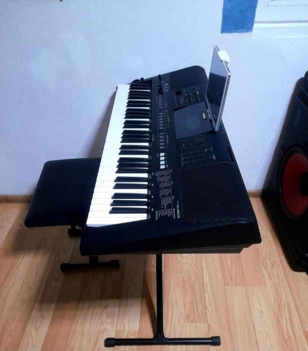 Vând sau schimb orgă Yamaha psr e 463 ful style românești  toate genurile