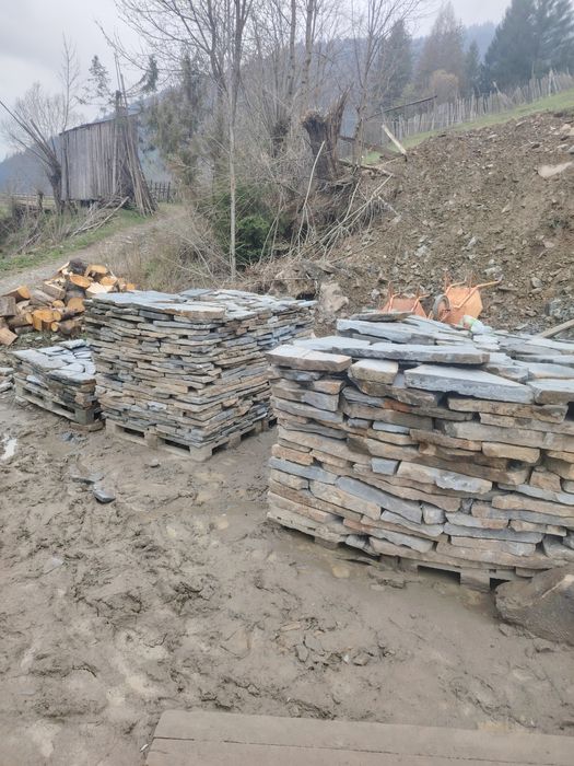 Vând piatră naturală