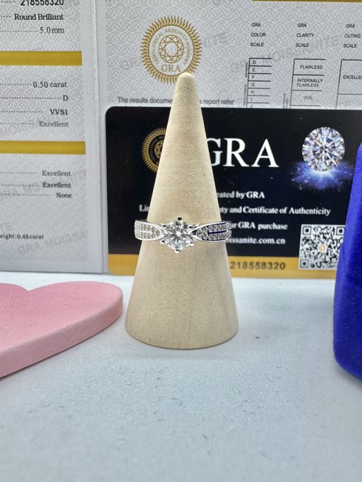 Сребърен пръстен с мойсанит ( диамант ) 0.5 карата