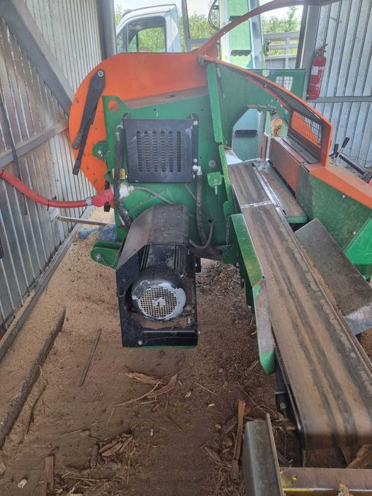 Vand linie de taiere -despicare lemn de foc