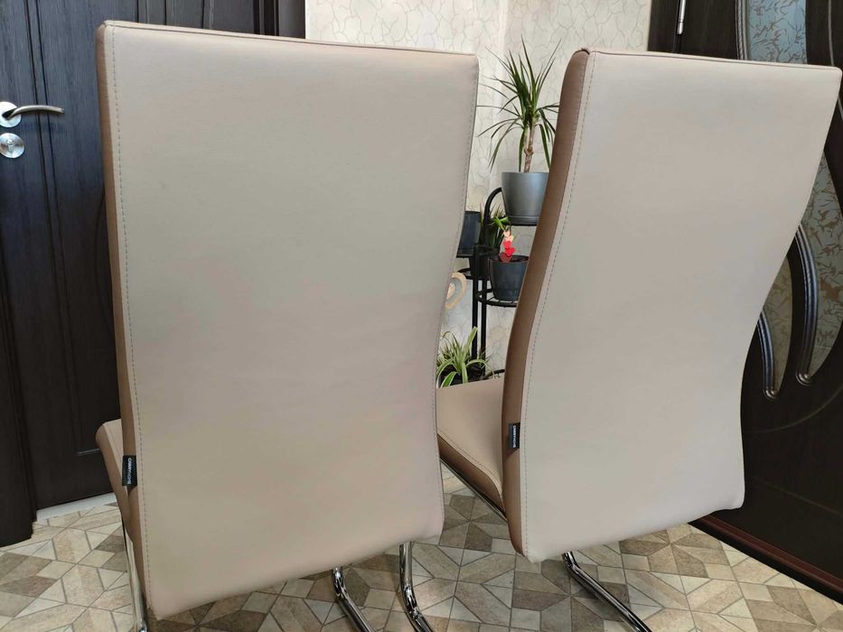 Бежов трапезен стол ЗЕН еко кожа 43/60/98 СМ