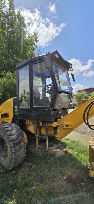 Продаётся  грейдер 165.-180.