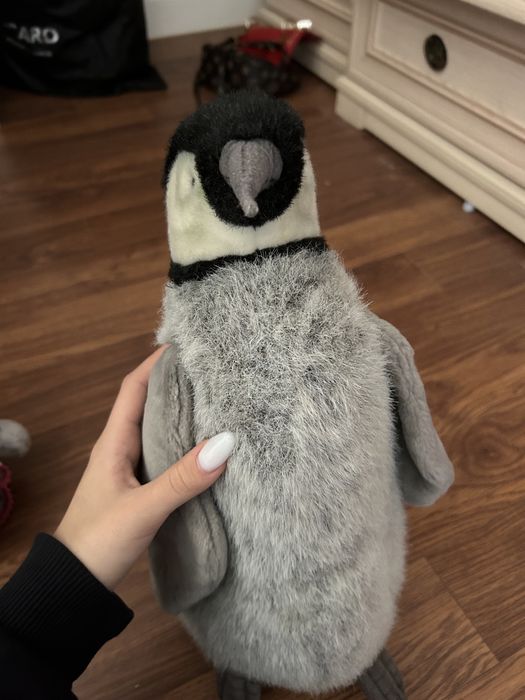 плюшевый пингвин