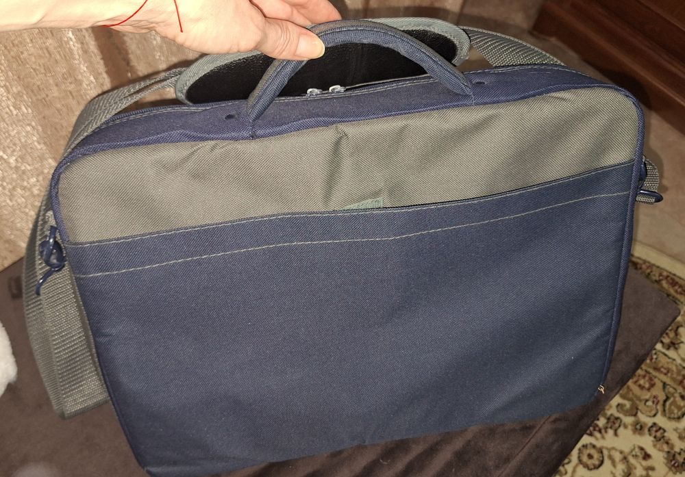 Продам сумку для ноутбука