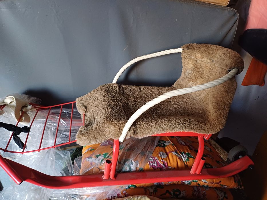 Продам зимние санки.