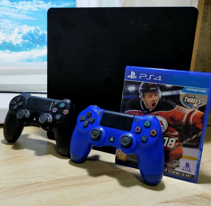 Playstation 4 slim в хорошем состаянии