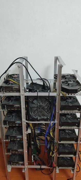 Майнинг ферма 12 видеокарт mining