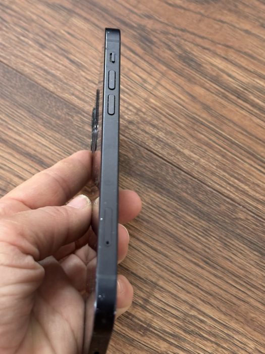 Iphon 12 ,64 GB черен