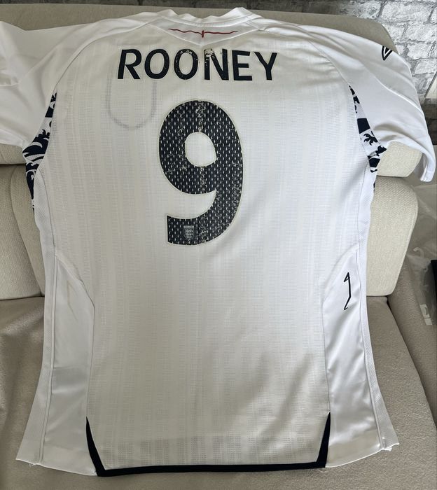 Страхотни оригинални футболни тениски на Newcastle United и England