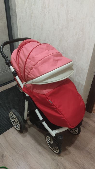 Коляска прогулочная