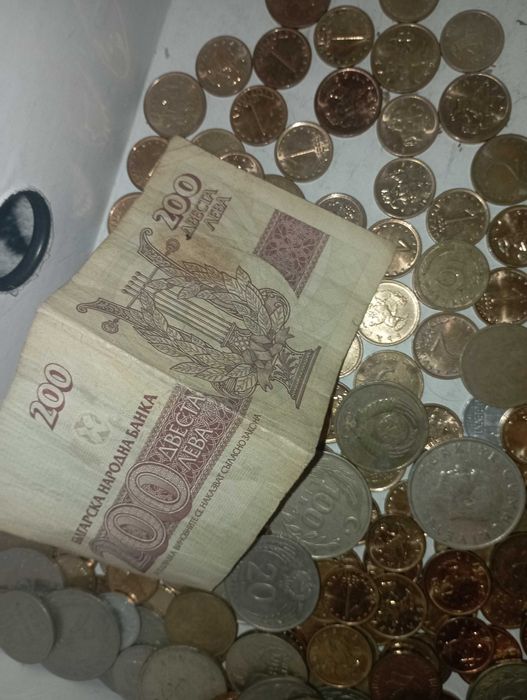 Монети банкноти стари различни