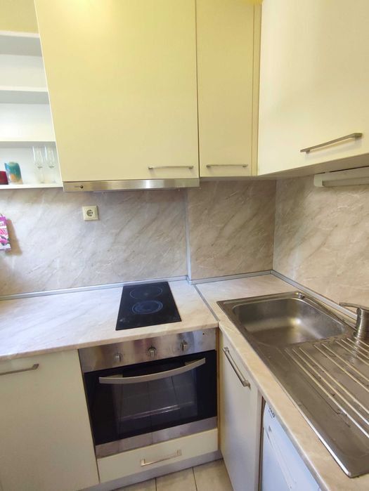 Дава се под наем Двустаен апартамент в Варна, Общината - 60 кв.м за 380 € - Снимка #1