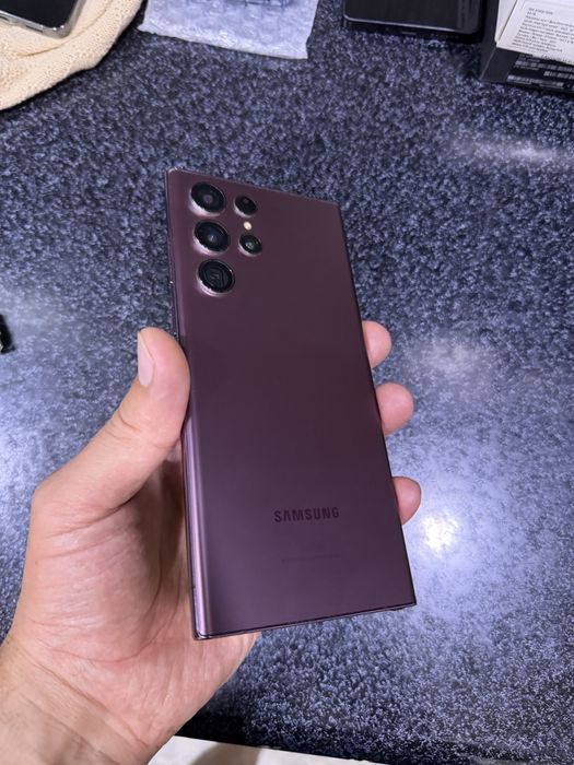 samsung s22 ultra holati zor 12.256g karea  holati ideal