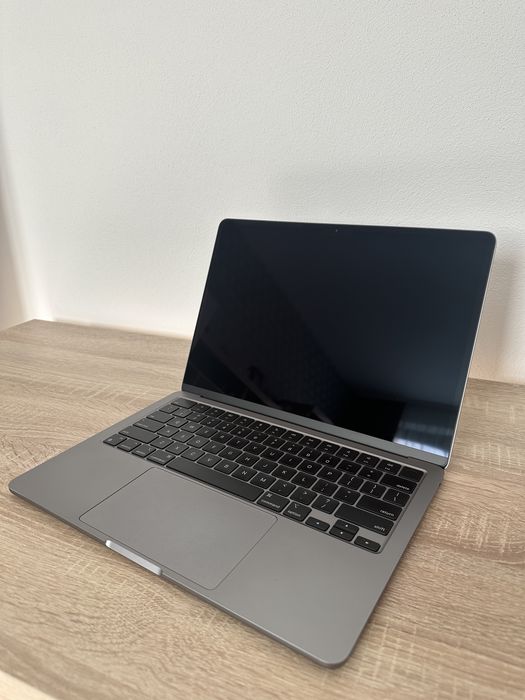 MacBook Air M2 (16gb RAM / 512 SSD) - impecabil, baterie 96%