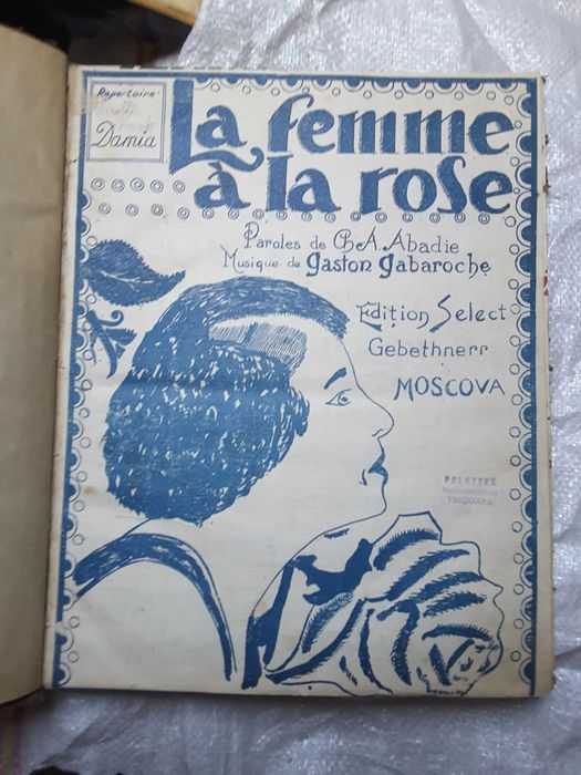 Vand diverse carti vechi si partituri vechi