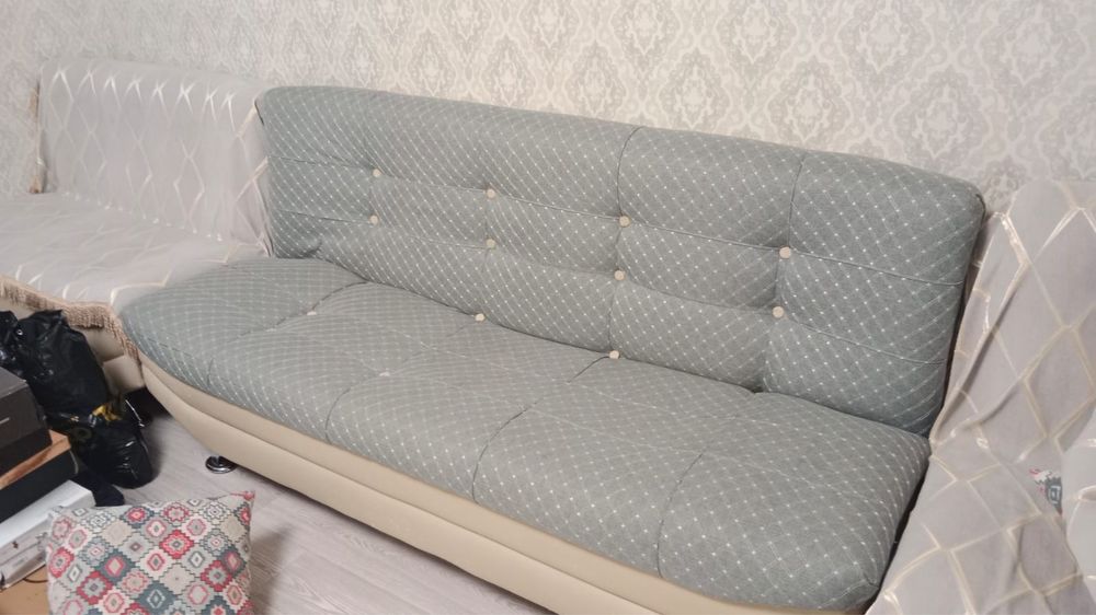 Прлдается диван