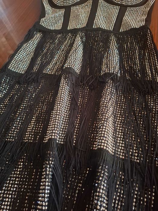 Рокля неносена, в перфектно състояние, дължина до коляното S/M размер