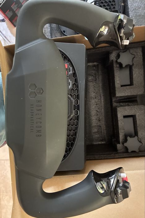 Honeycomb Aeronautical Alpha Flight Controls Yoke & Switch Panel.