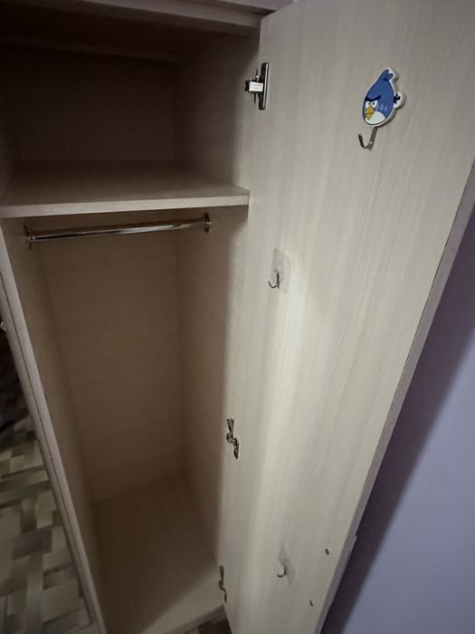 Продам шкаф в детскую