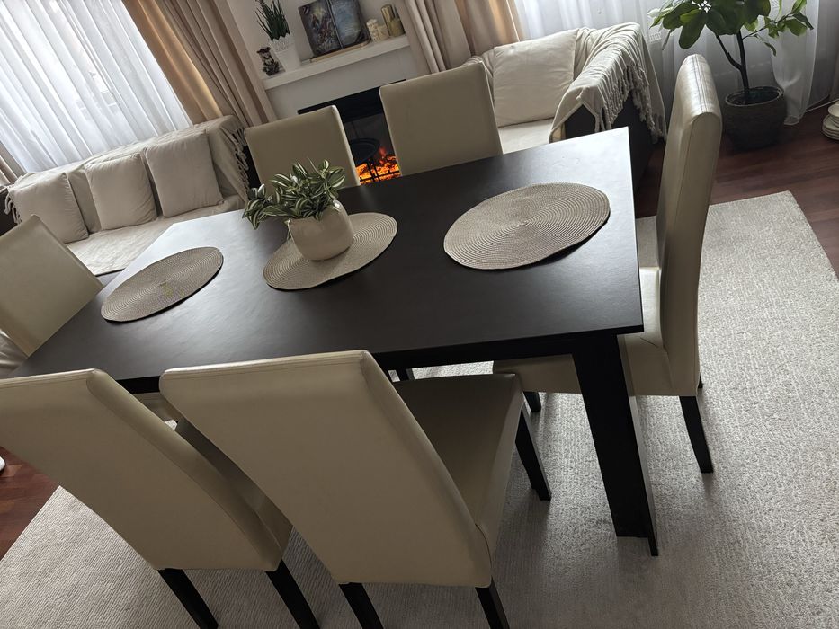 Masa dining sufragerie