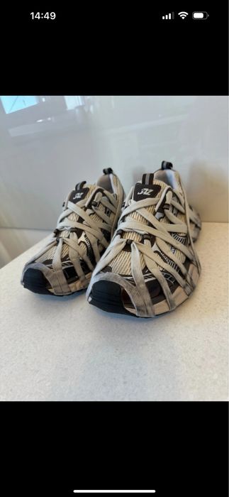 Laces Shoes size 41 ( 26 cm )