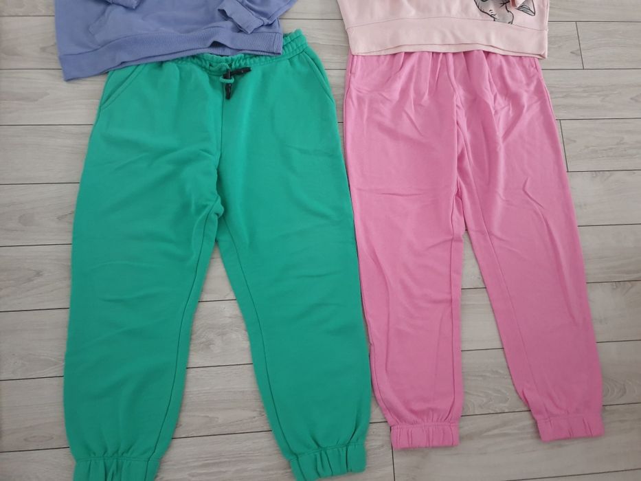 Hanorac cu gluga+pantaloni de trening M/L