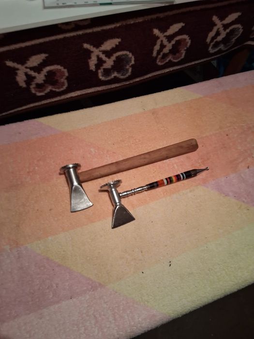 Ciocan de batut si taiat carnea
