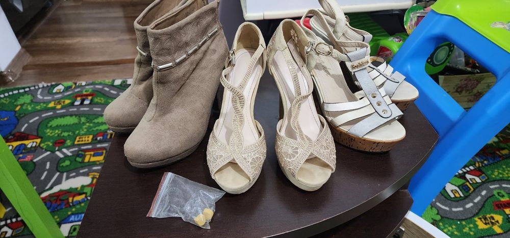 Botine ,sandale platforme