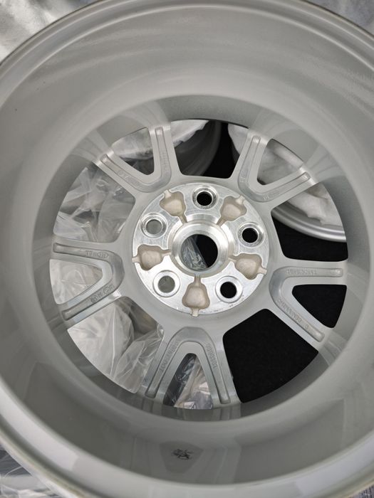 Vand jante aliaj noi in cutie 16" x 6,5J  prindere prezoane  5x120  butuc 67.1mm  ET41