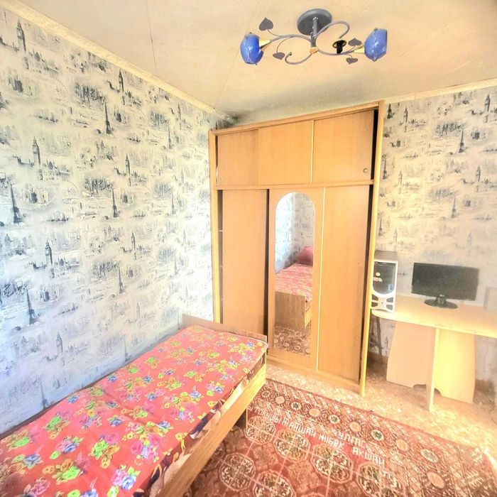 Продам 3 комнатную 4 микрорайон