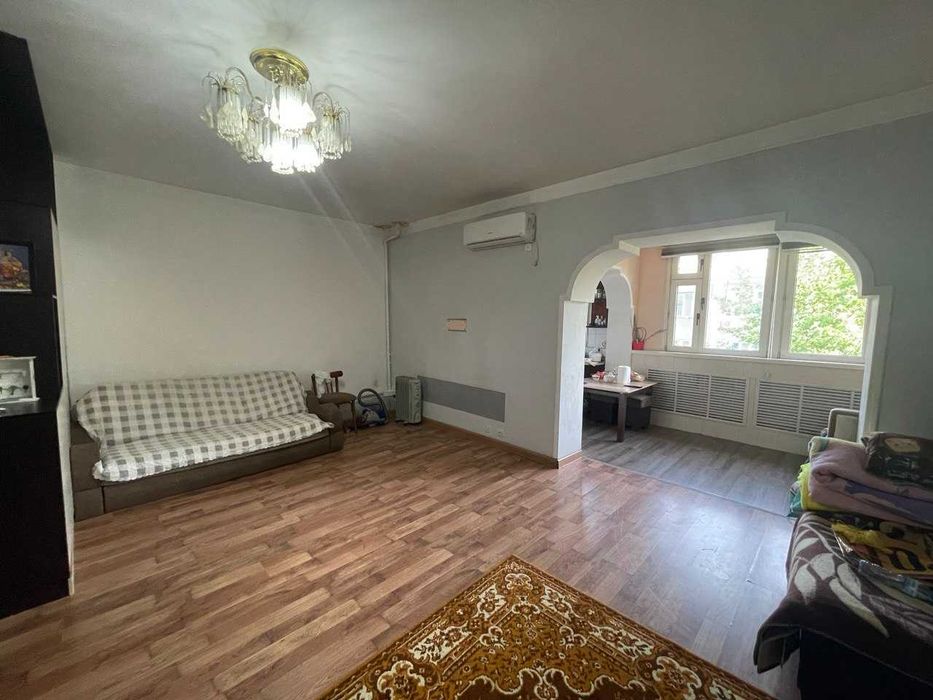 77 серии м-в Эльбек быв.вин завод рядом Канадская школа 72 кв.м 3\4\4