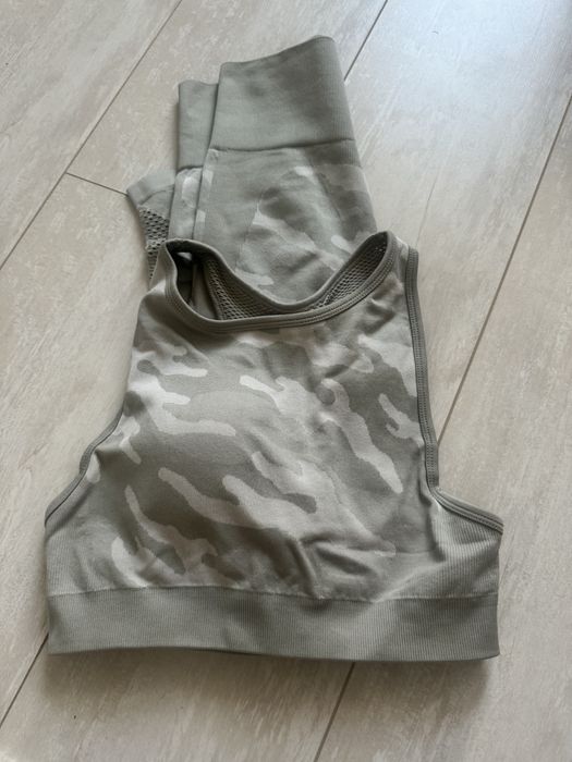 Продам новый костюм для фитнеса