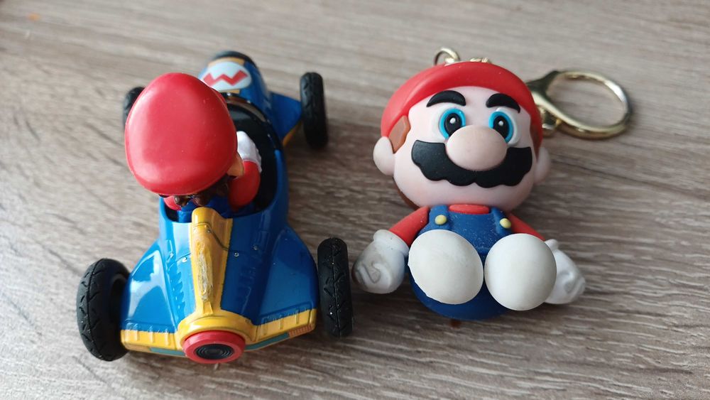 Mario cart si breloc
