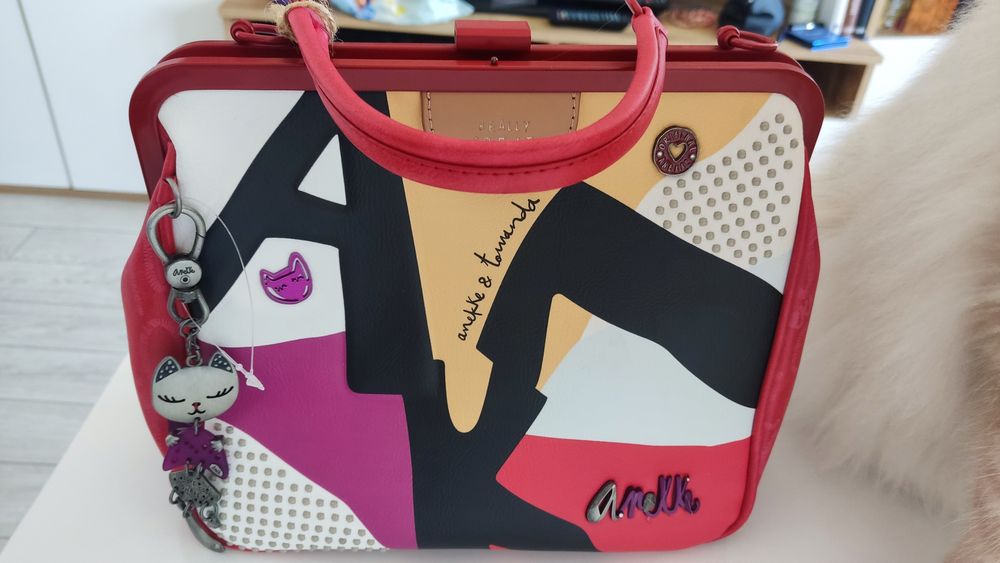 Елегантна чанта Anekke