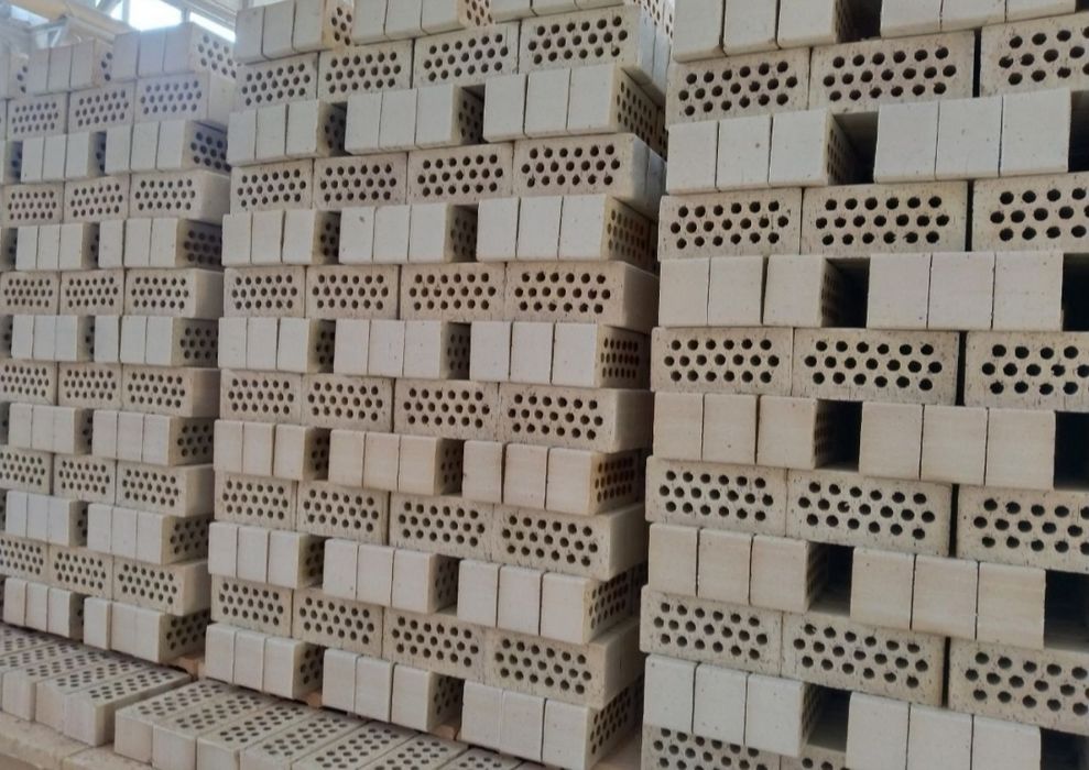 Pishgan g'isht sifatli narxi kelishimli. Pachka (upakovkali] ham bor d